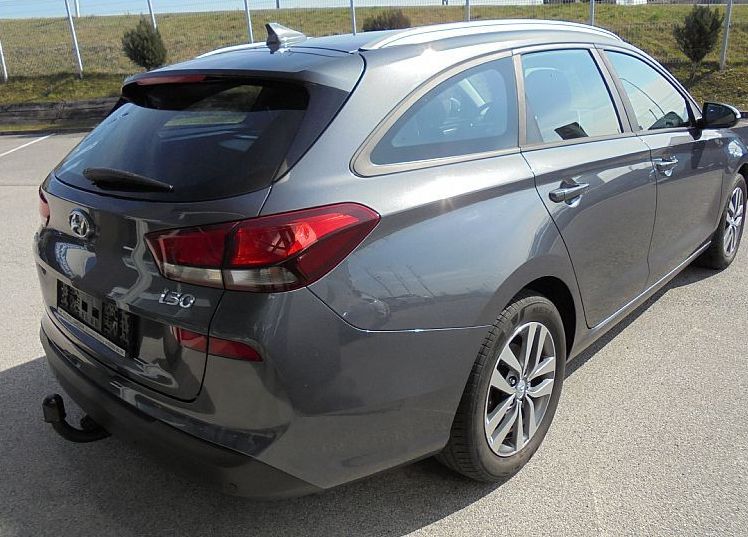 Zunanja slika - Hyundai i30 Wagon - 1.4 T-GDI STYLE°Multimedija°DAB°PLUS°RG°1.LASTNIK - 4