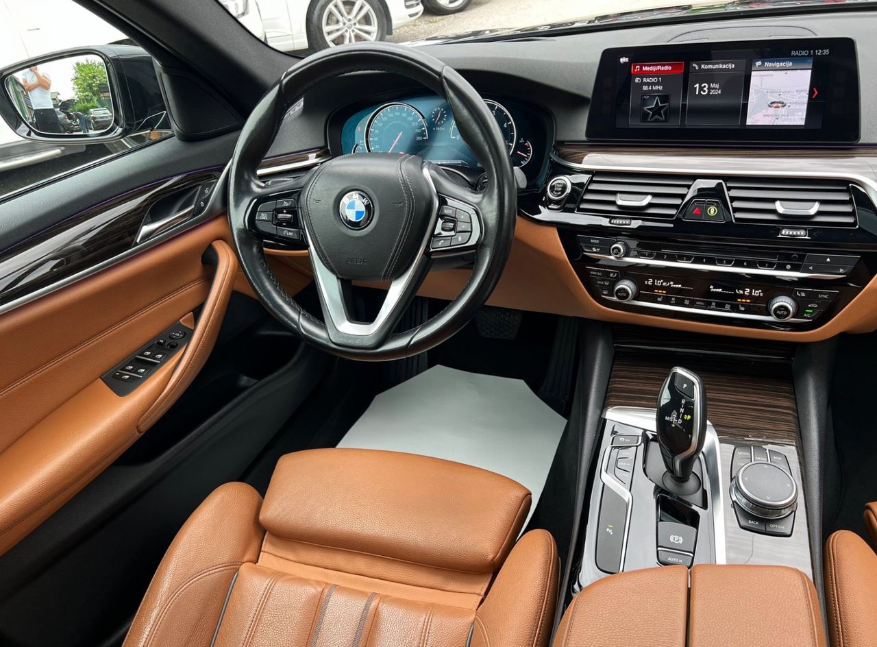 Zunanja slika - BMW Serija 5 - : 520d AUT. SPORTLiNE FULL LED HEADuP ŠIBEDAH ALU20 - 17