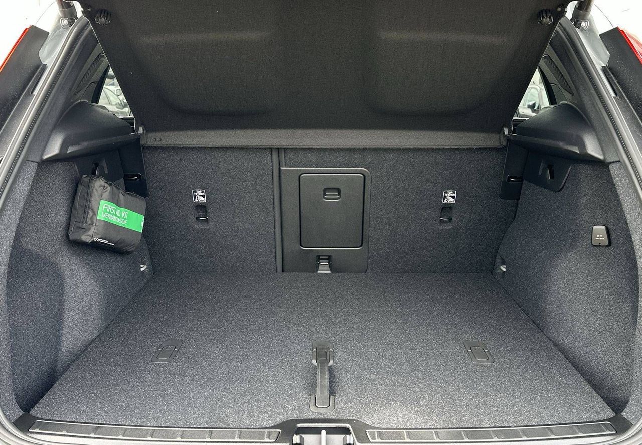 Zunanja slika - Volvo XC40 - B3P Plus Dark Avt - 11