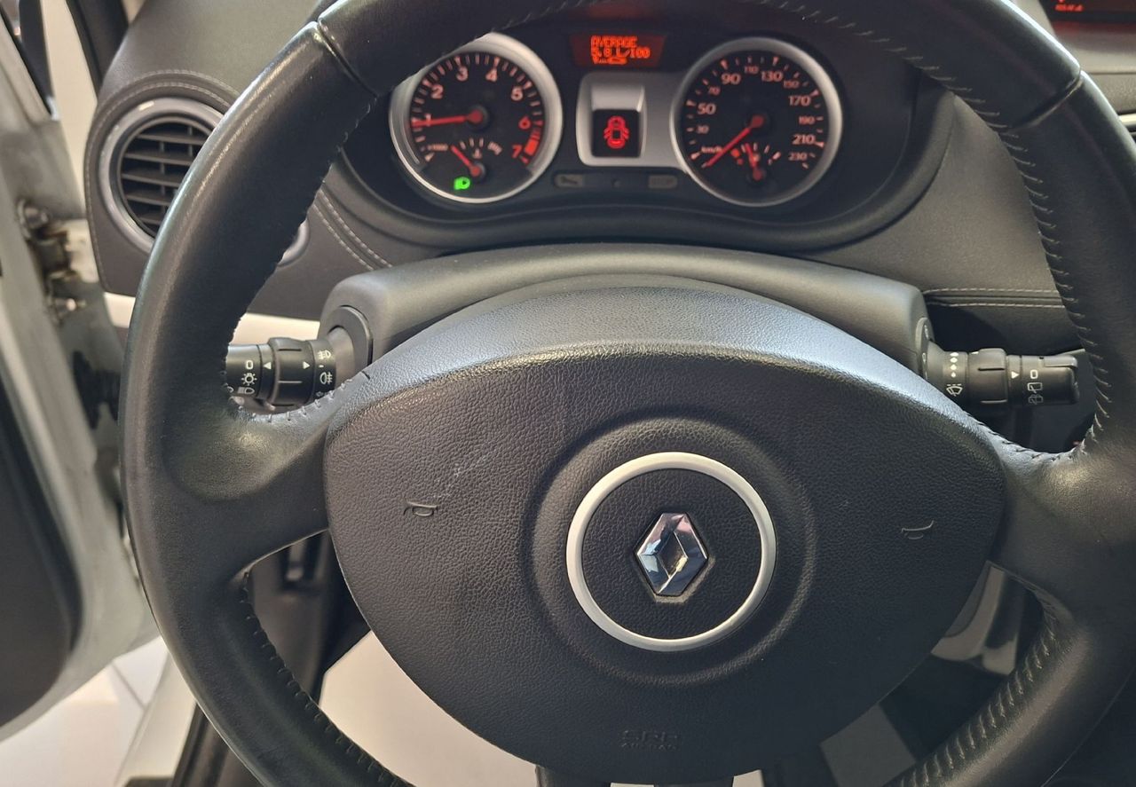 Zunanja slika - Renault Clio - Authentique 1.2 16V 5v-HITRI KREDIT- - 12