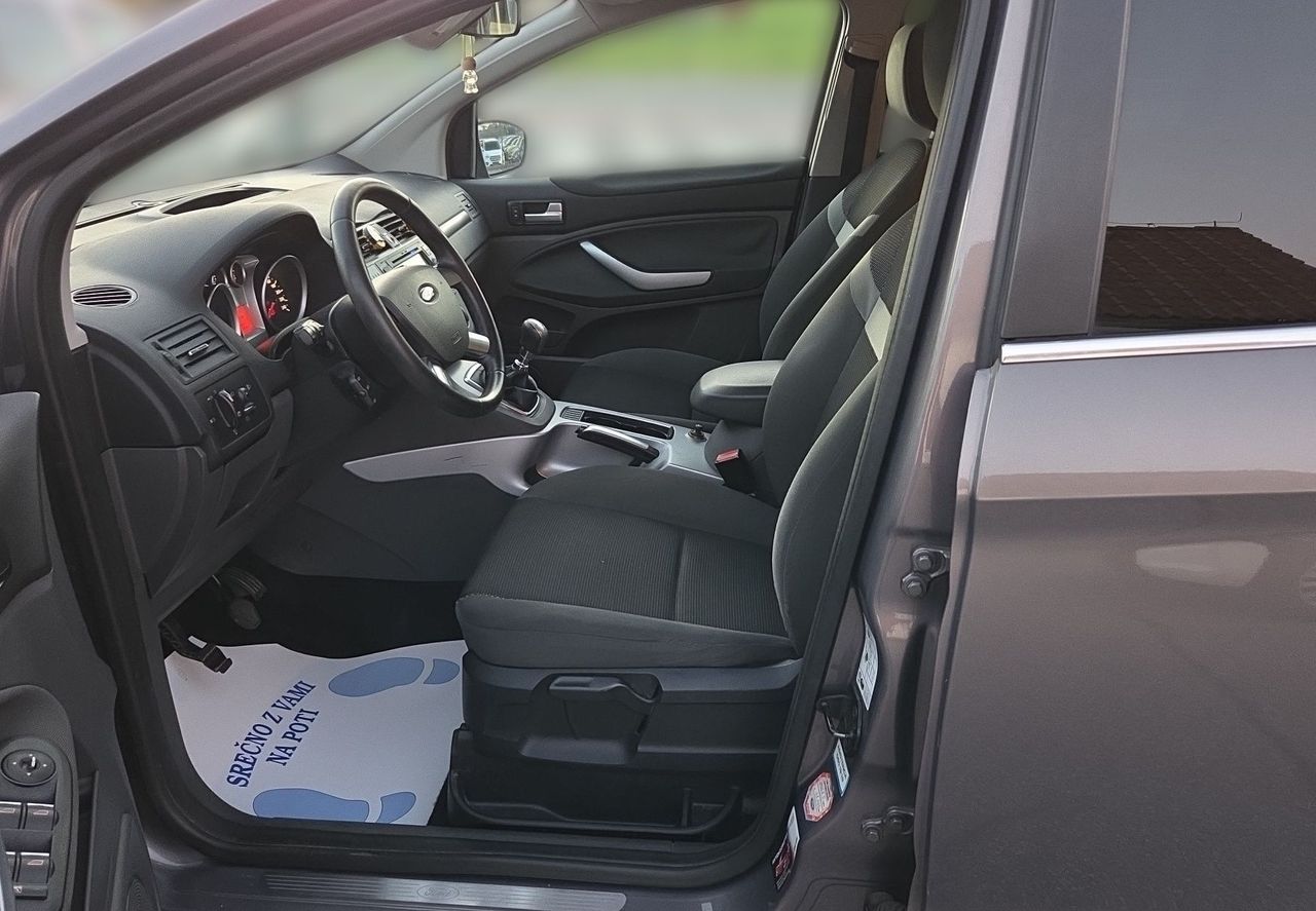 Zunanja slika - Ford Kuga - 2.0 TDCI 103kW DPF 4x2 Titanium - 7