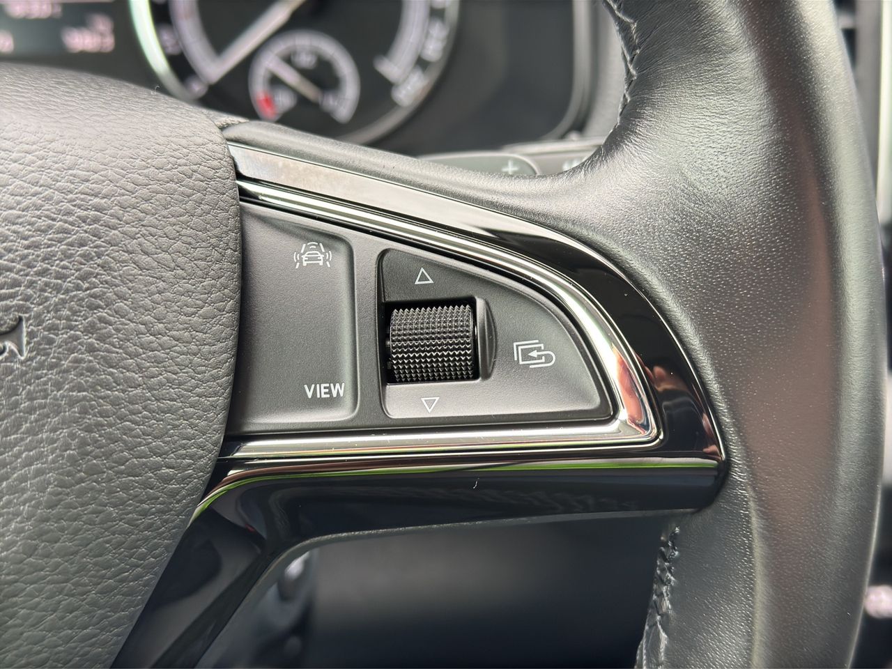 Zunanja slika - Škoda Karoq - 4x4 2,0 TDI DSG - 15