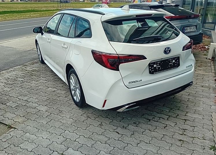 Zunanja slika - Toyota Corolla - TS  1.8 HEV  E-CVT LUNA - 2