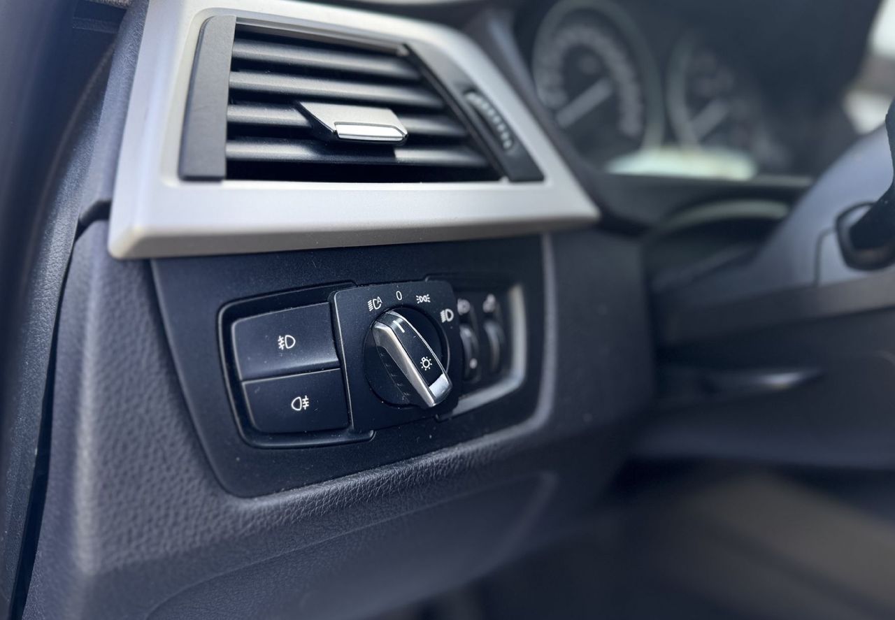 Zunanja slika - BMW Serija 3 - Touring: 318d AUT alu-pdc-navi-acc-gretje sedežev-servis - 5