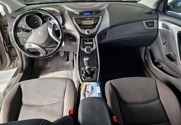 Zunanja slika - Hyundai Elantra - 1.6 CVVT STYLE SLOVENSKO POREKLO ... - 9
