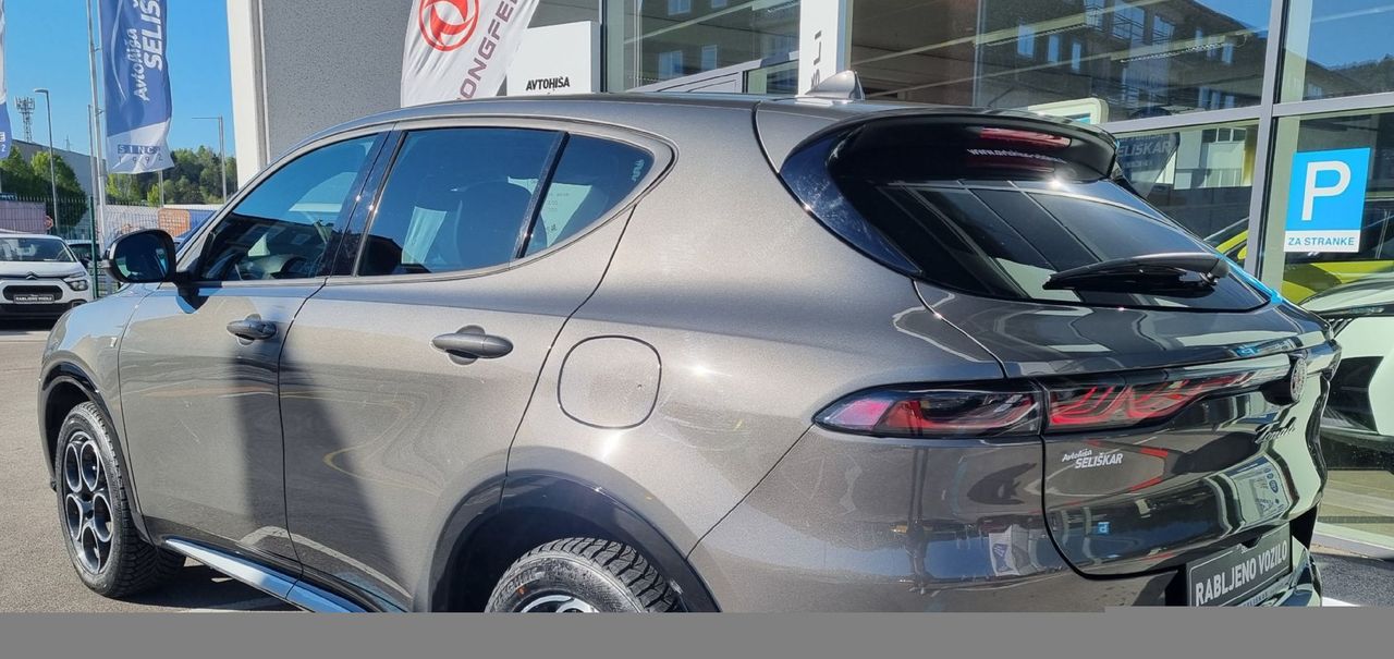 Zunanja slika - Alfa Romeo Tonale - 1.3 PHEV 280 Q4 Ti OPREMA + ODLIČNO OHRANJEN - 4