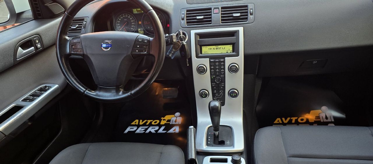 Zunanja slika - Volvo V50 - D3 Auto BUSINESS EDITION-ODLIČEN-5 VALJNI MOTOR - 13