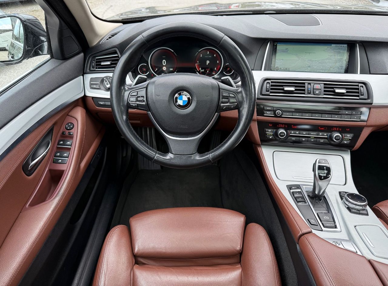 Zunanja slika - BMW Serija 5 - Touring: 525d AUT. LUXURY LiNE DIGITAL PANO HEADuP ALU 1 - 1