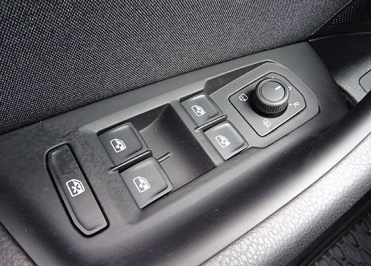 Zunanja slika - VW Passat - Variant 2.0 TDI DSG ELEGANCE 150KM - NAVI - VZRATNA KAMERA - 19