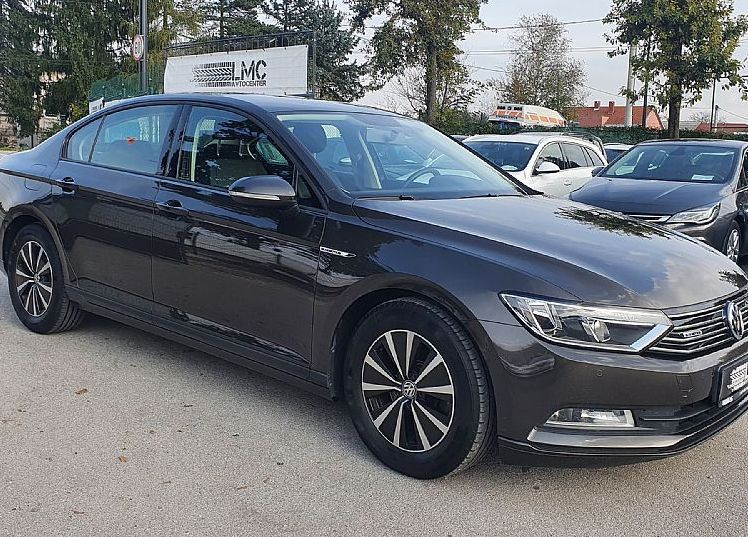Zunanja slika - VW Passat - 1.6 TDI 120ks °NAVIGACIJA° °2x PDC° °TEMPOMAT° - 4