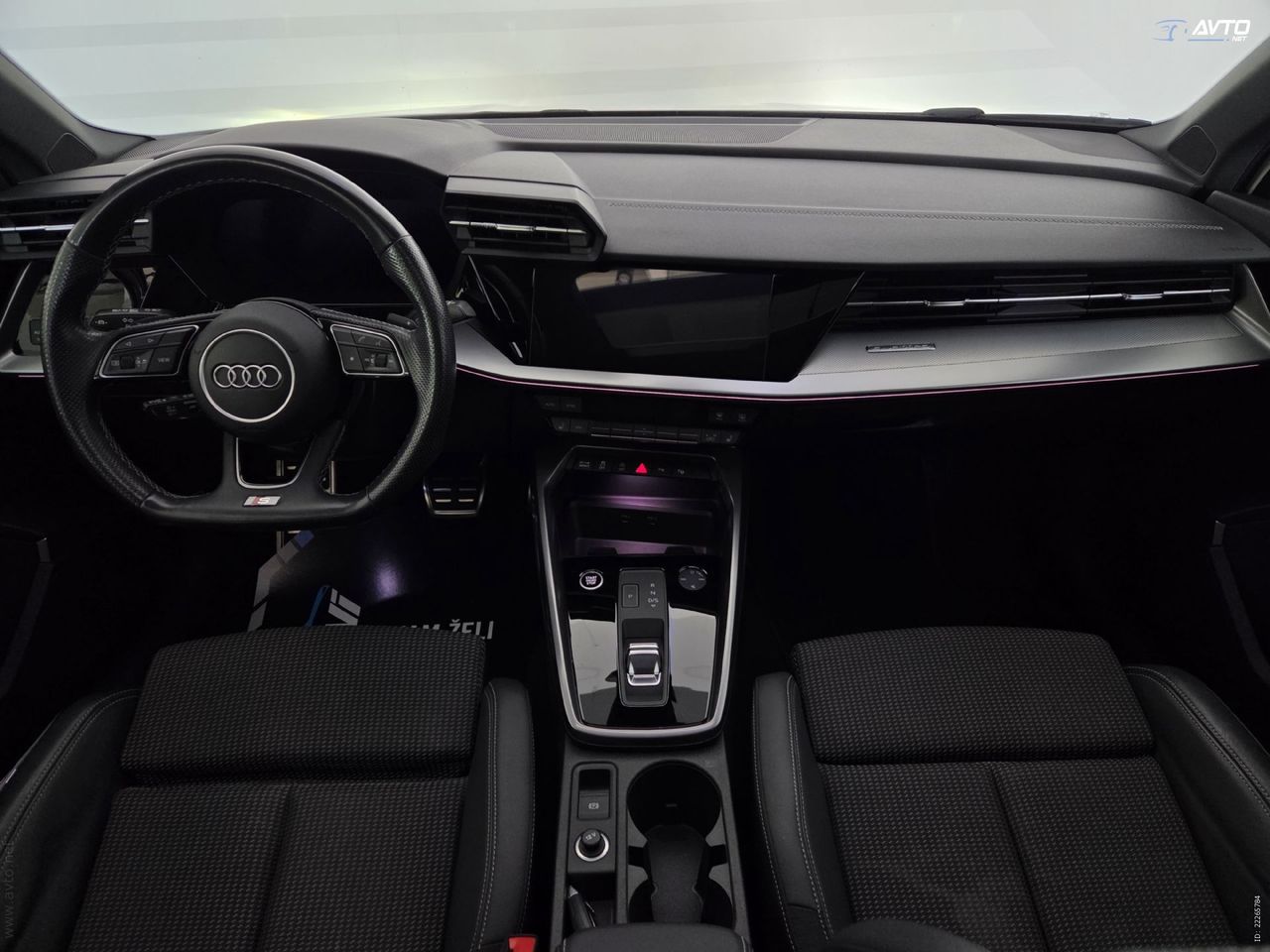 Notranja slika - Audi - A3 Sportback 40 TDI quattro S line S tronic - 10