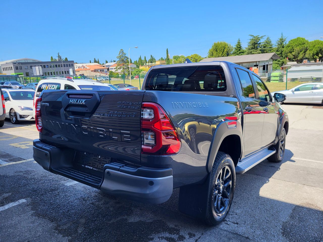 Zunanja slika - Toyota Hilux - 2.8 D-4D Invincible Automatic - 5