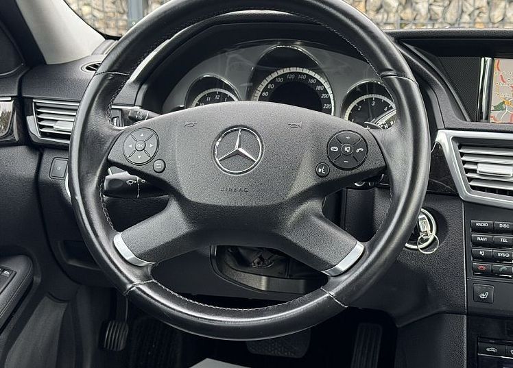 Zunanja slika - Mercedes-Benz E-Razred - E 220 CDI AVANTGARDE AVT GR SED NAVI PDC ACC - 12