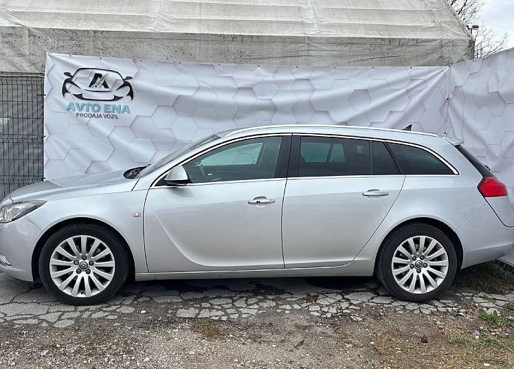 Zunanja slika - Opel Insignia - 2.0 CDTI 118KW AWD - XENON - GRETJE - PDC - 8