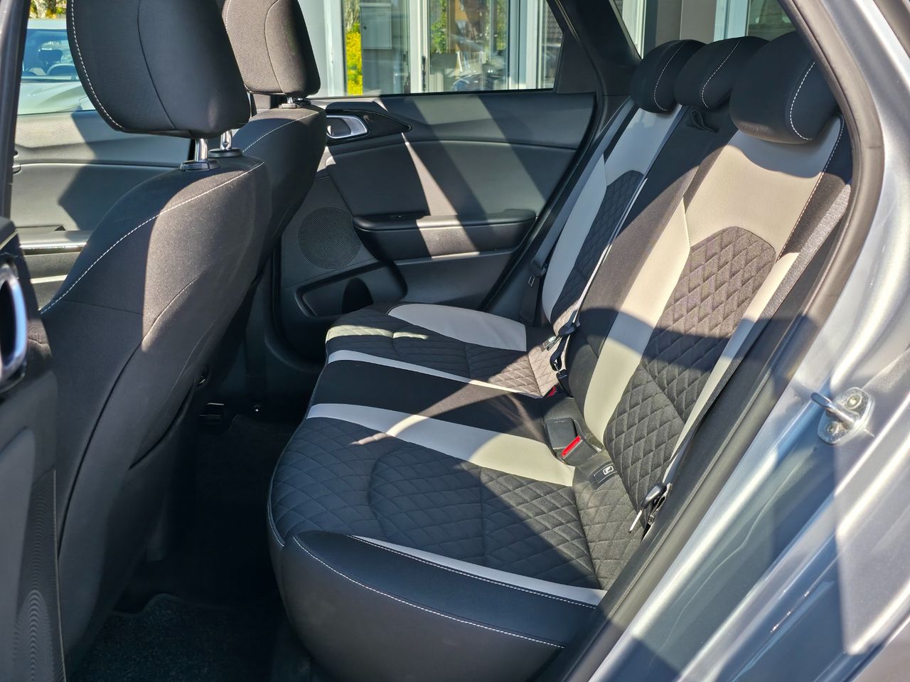 Zunanja slika - KIA Ceed - 1,5 T-GDI GT-Line ISG DCT - 9