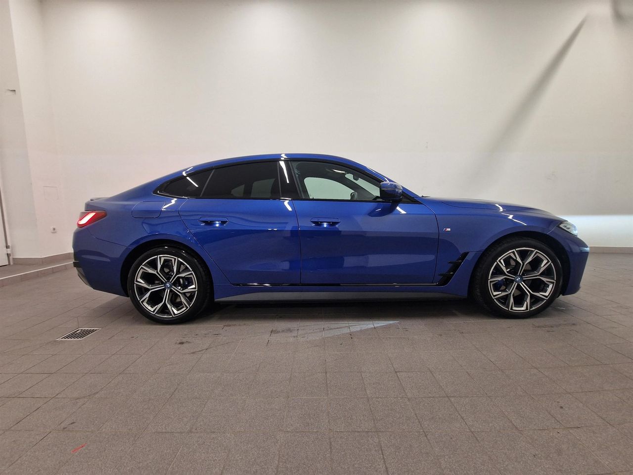 Zunanja slika - BMW i4 - eDrive35 - 12