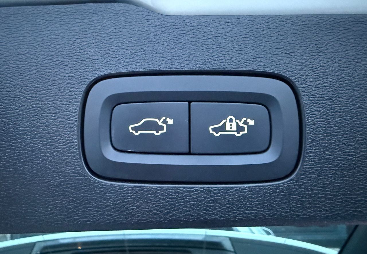 Zunanja slika - Volvo V60 - D4 PANO-FullLED-Usnje-KAM-Mkot-PDC-Gretje-KljukaDE - 20