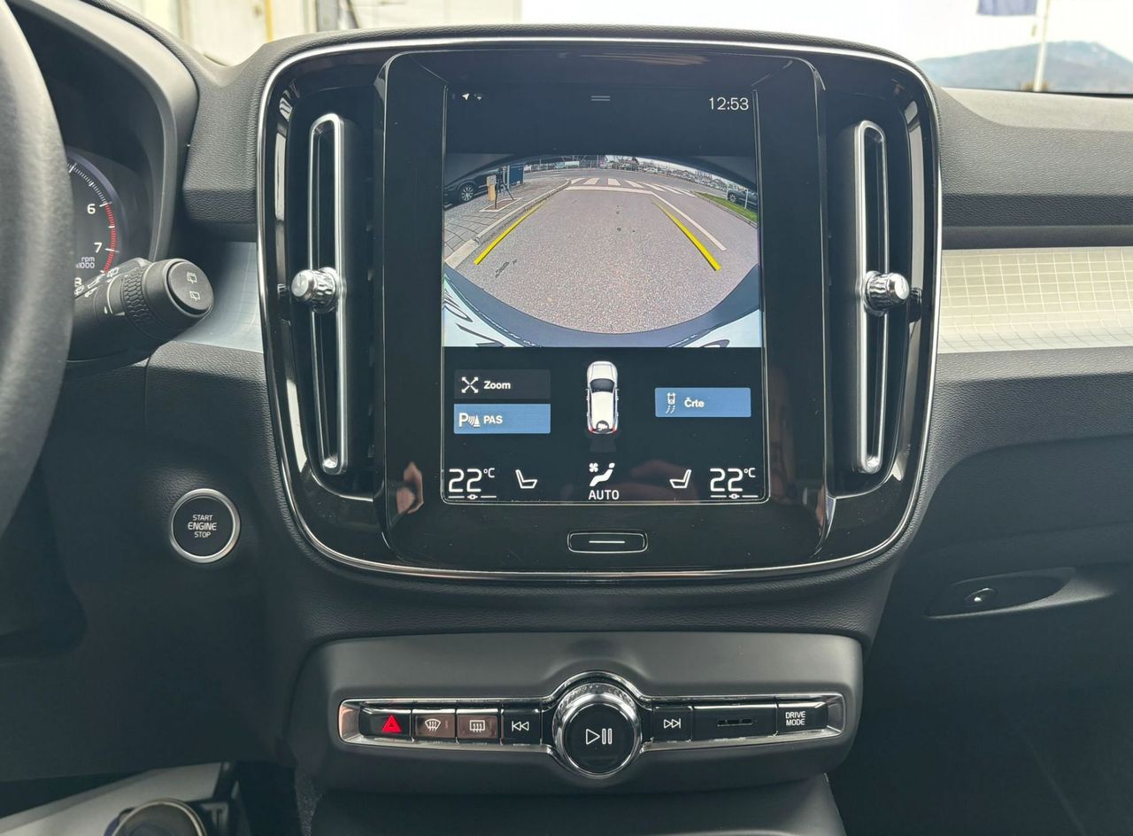 Zunanja slika - Volvo XC40 - T3 AUT Momentum Pro SLO-1.LAST.-KAMERA-GRETJE - 16