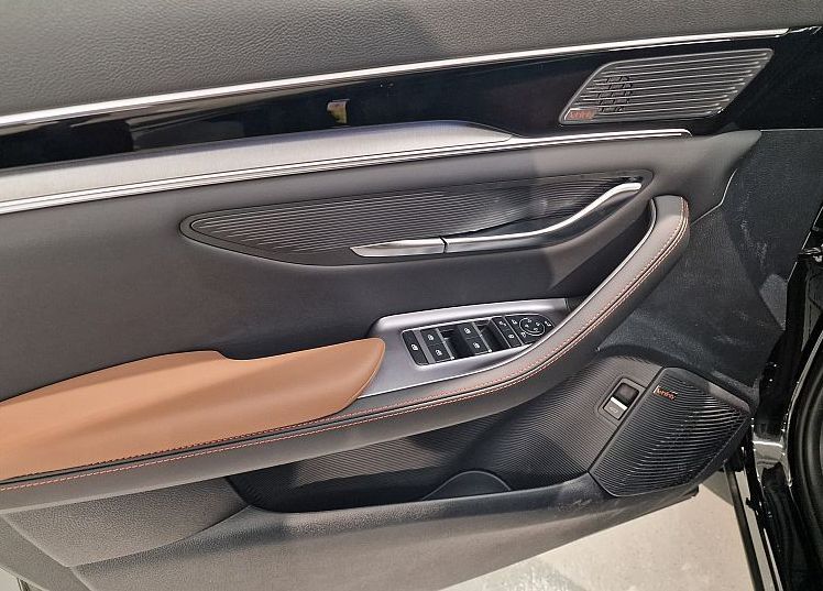 Zunanja slika - BYD SEAL U - DM-i DESIGN AWD PHEV 238kW  skupni doseg 870 km - 12