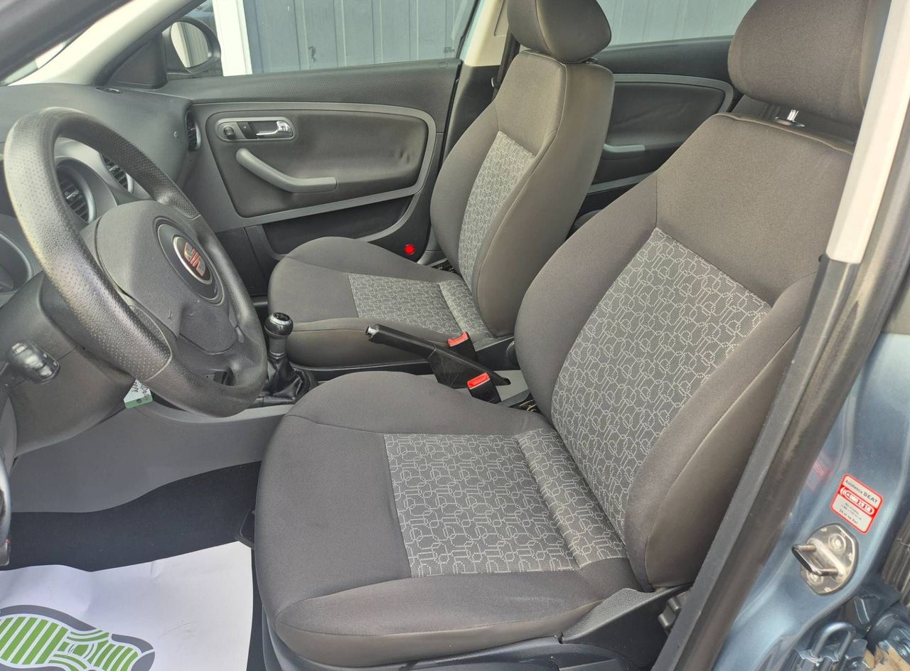 Zunanja slika - Seat Cordoba - 1.4 16V°1.LASTNIK°SLO°KLIMA°SERVO°RADIO CD°ABS° - 11