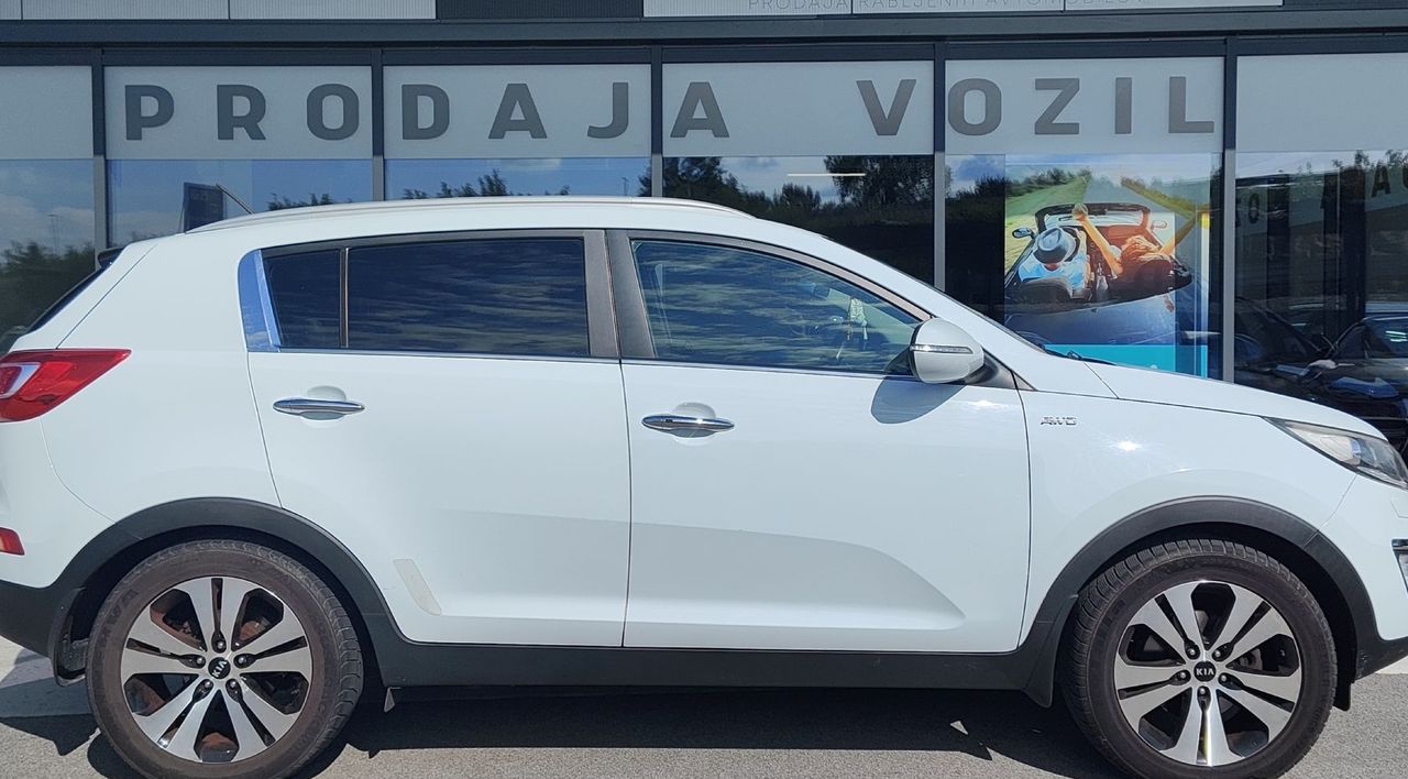 Zunanja slika - KIA Sportage - 2.0 dizel CRDi 135kW Style AWD SLO-VOZILO - 4