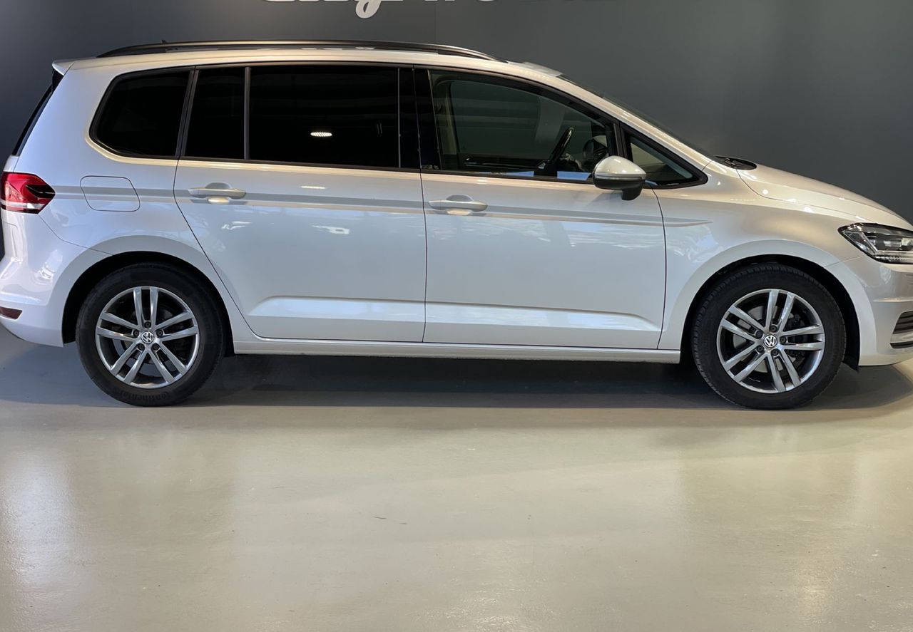 Zunanja slika - VW Touran - PANORAMA-NAVIGACIJA-ALCANTARA-GRETJE-DSG-ALU-LED - 4