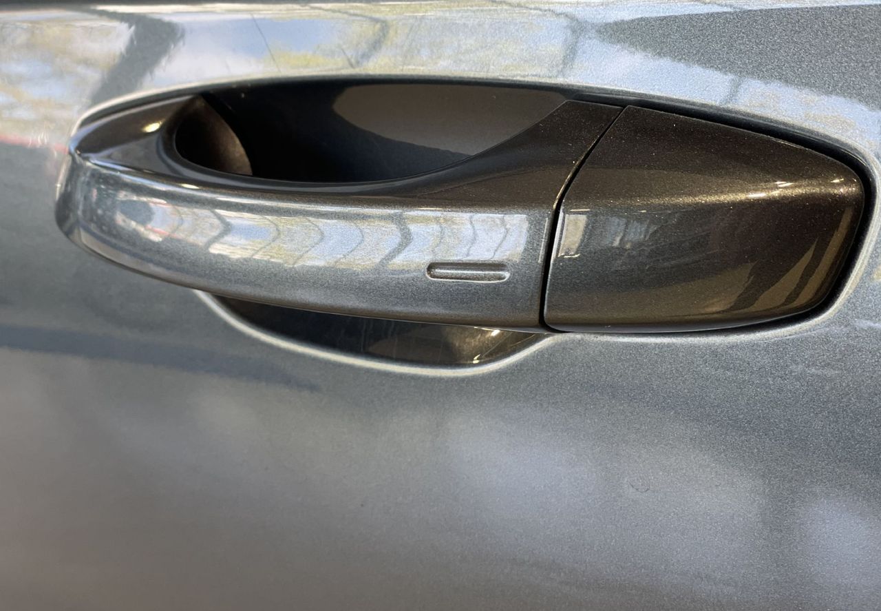 Zunanja slika - Škoda Karoq - 1.LASTNIK-SLO-KEYLESS-KAMERA-RADAR-ALU - 6