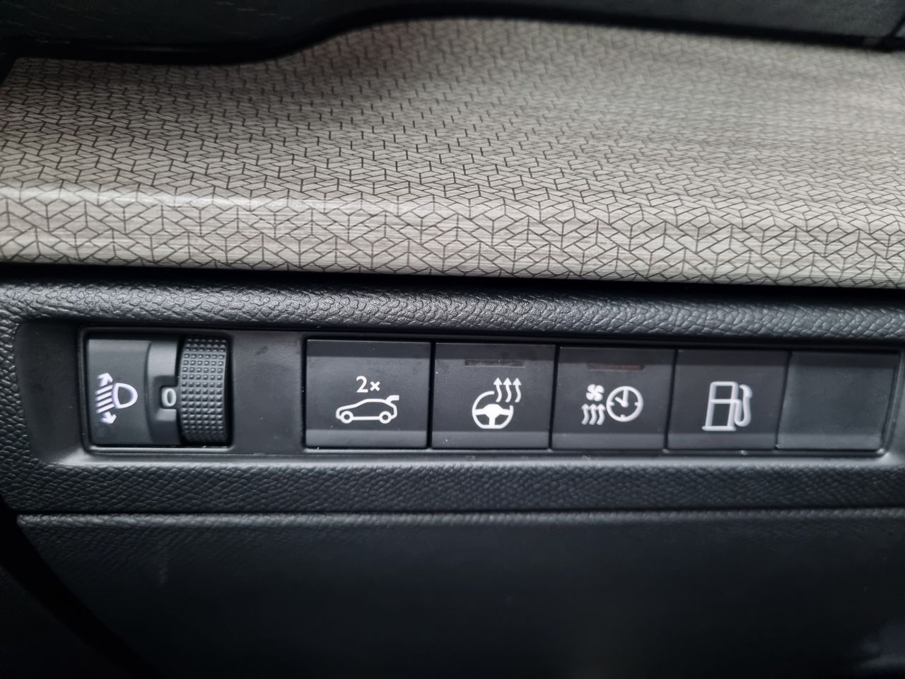 Zunanja slika - Citroën C5 - X 1.6 PHEV Shine Pack AVTOMATIK + BOGATA OPREMA - 15