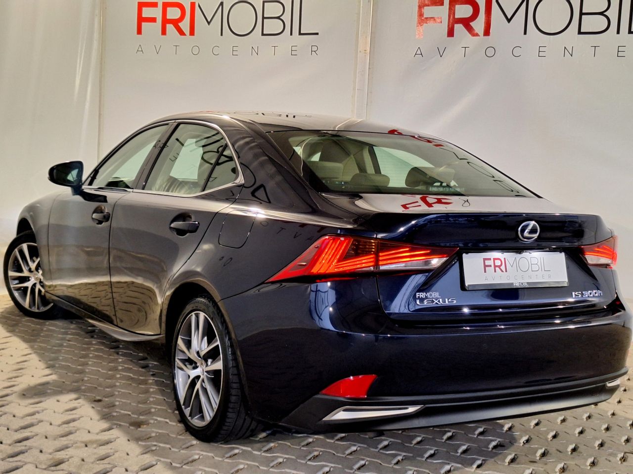Zunanja slika - Lexus IS - 300h Base - 5