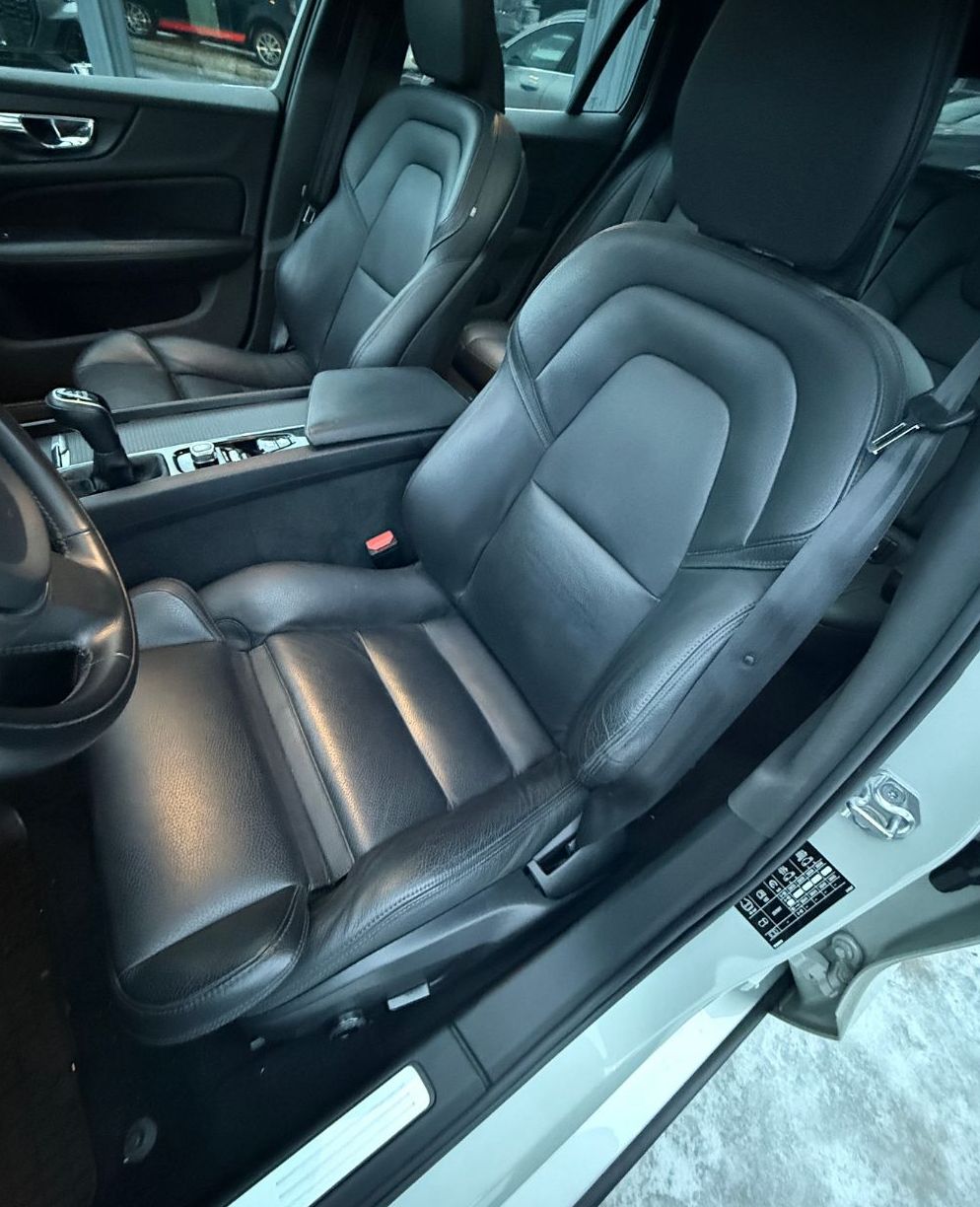 Zunanja slika - Volvo V60 - D4 PANO-FullLED-Usnje-KAM-Mkot-PDC-Gretje-KljukaDE - 17
