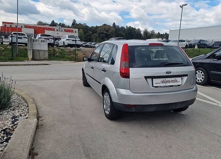 Zunanja slika - Ford Fiesta - 1.3 8V 70 KM Duratec COMFORT KLIMA - 7