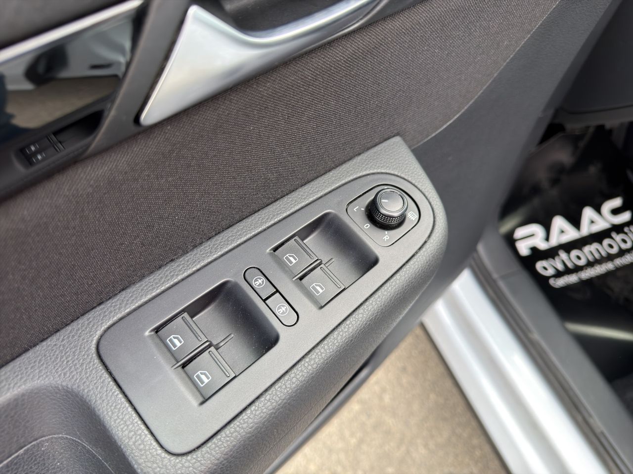 Zunanja slika - Seat Alhambra - 2,0 TDI Ecomotive Style - 4