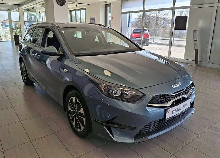 Zunanja slika - KIA Ceed - SW 1.5 T-GDi LX Champion+ M T 103 kW. VEČ BARV - 3