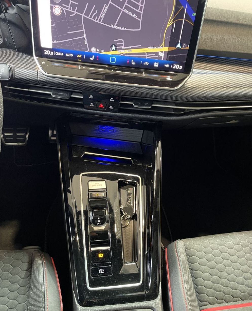 Zunanja slika - VW Golf - GTI-HEADUP-PANO-NAVI-GRETJE-LED-LANE-HARMAN KARDON - 16