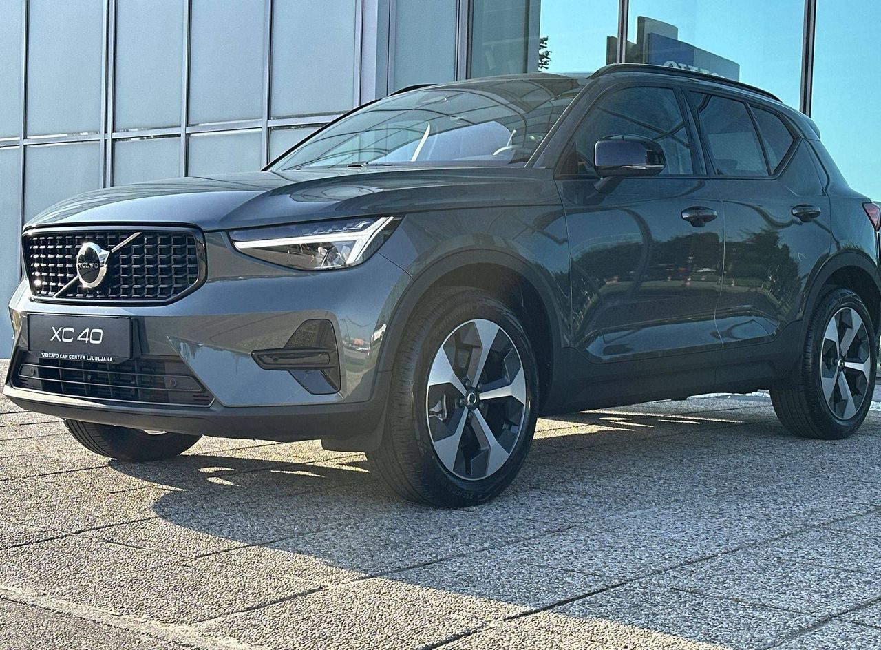 Zunanja slika - Volvo XC40 - B3 P Plus Dark AT DCT... - 1