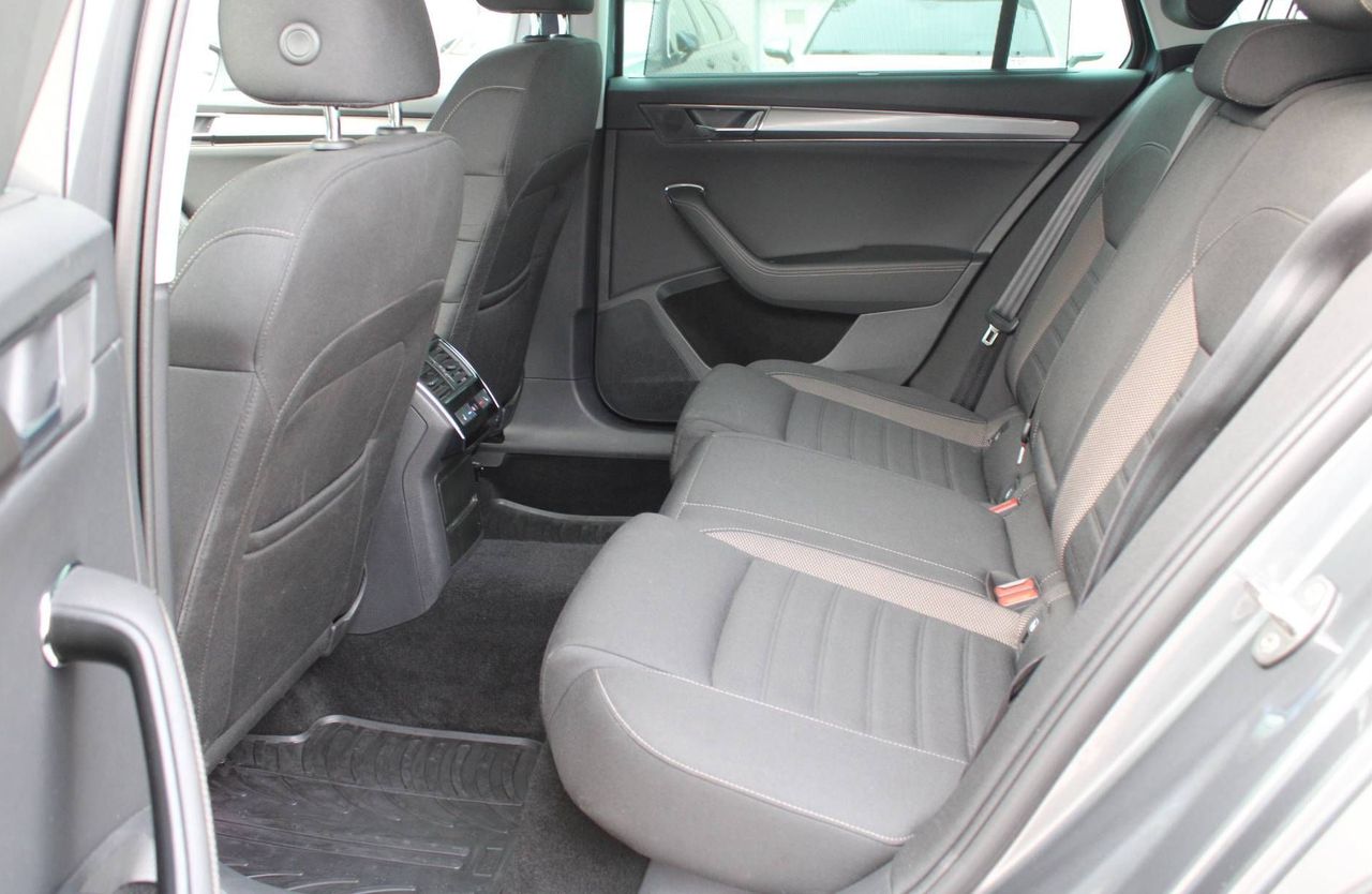 Zunanja slika - Škoda Superb - 2.0 TDI Scout DSG 4X4 147kW MATRIX ACC SIDE AST .. - 10