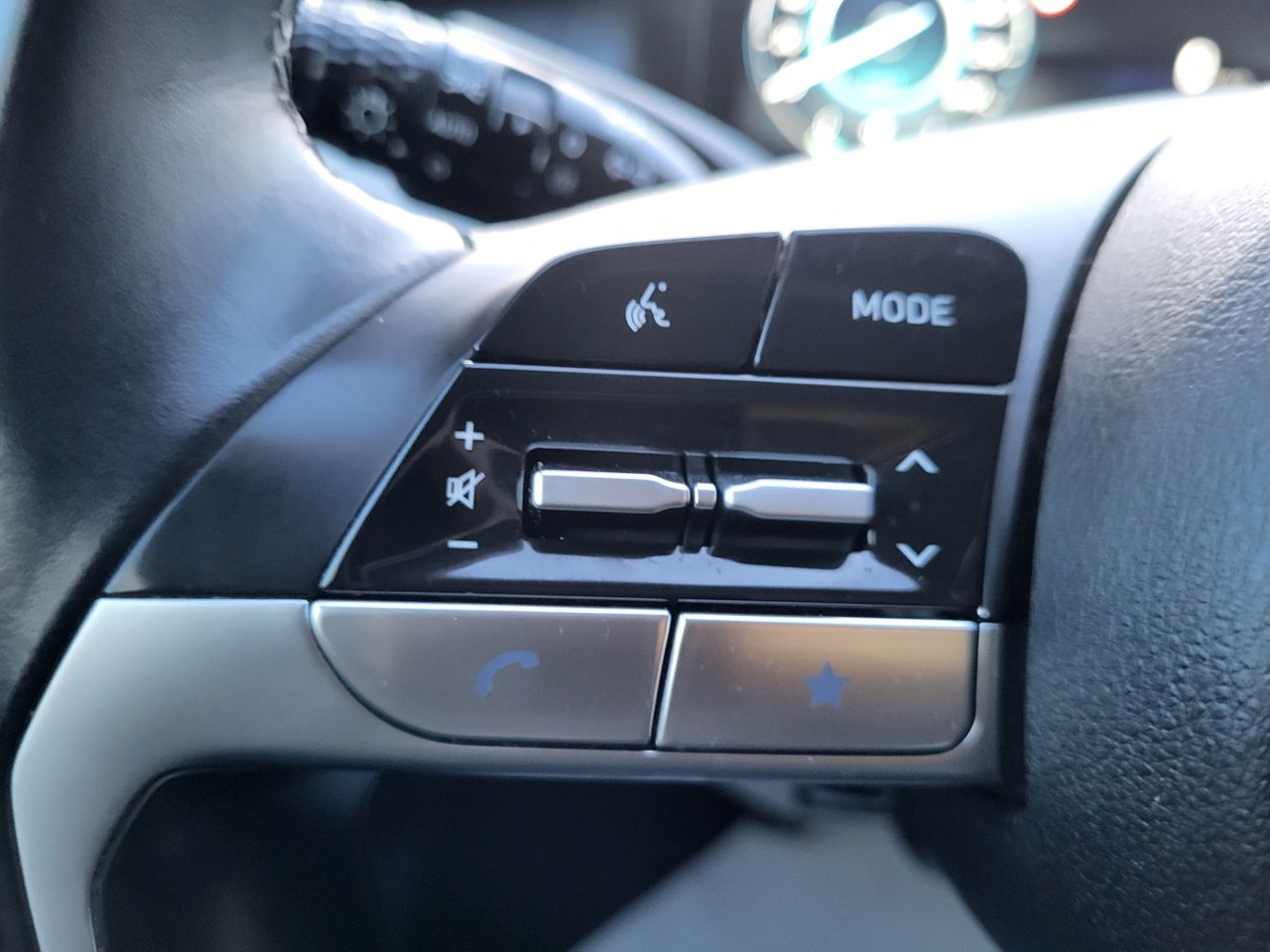 Zunanja slika - Hyundai Tucson - 1.6 T-GDI STYLE slo-1last-acc-alu-temp-pdc-kamera - 9