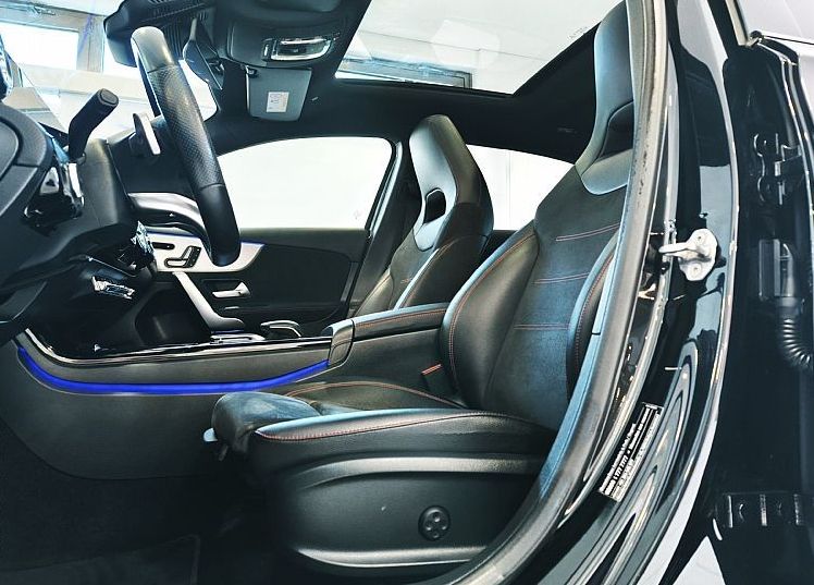 Zunanja slika - Mercedes-Benz A-Razred - 180 AMG LINE-PANORAMA-ALCANTARA-KEYLESS-AMBI-VIDEO - 8