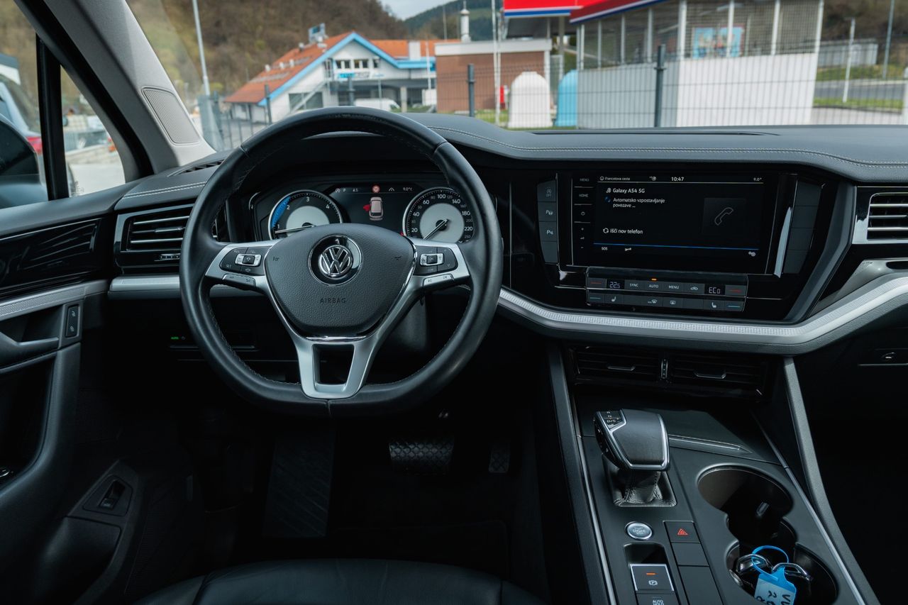 Zunanja slika - VW Touareg - 4motion V6 TDI BMT Tiptronic - 14