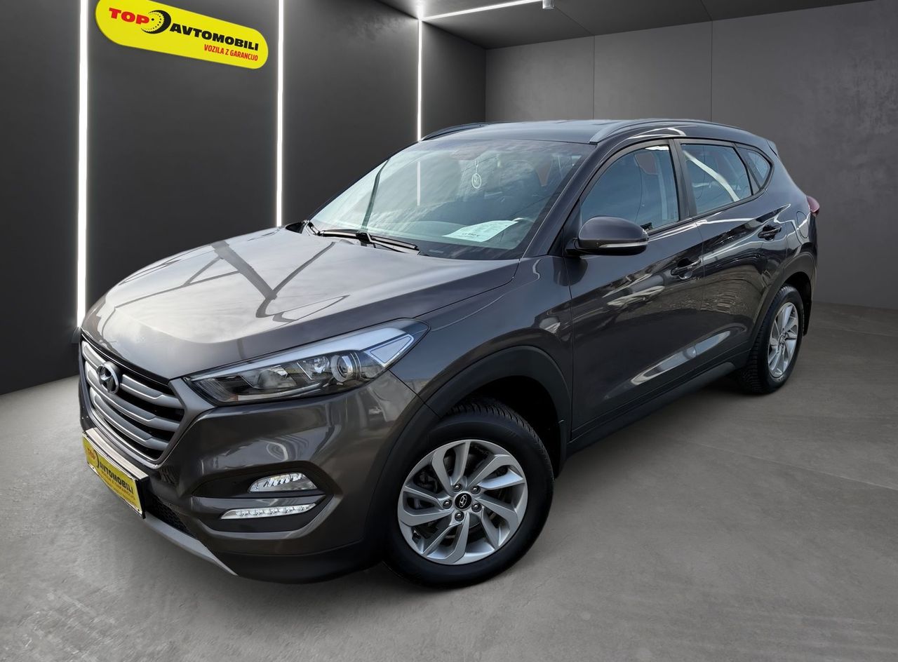 Zunanja slika - Hyundai Tucson - 1.6 GDI 1.LASTNIK SLO VOZILO TEMPOMAT PDC KAMERA - 2