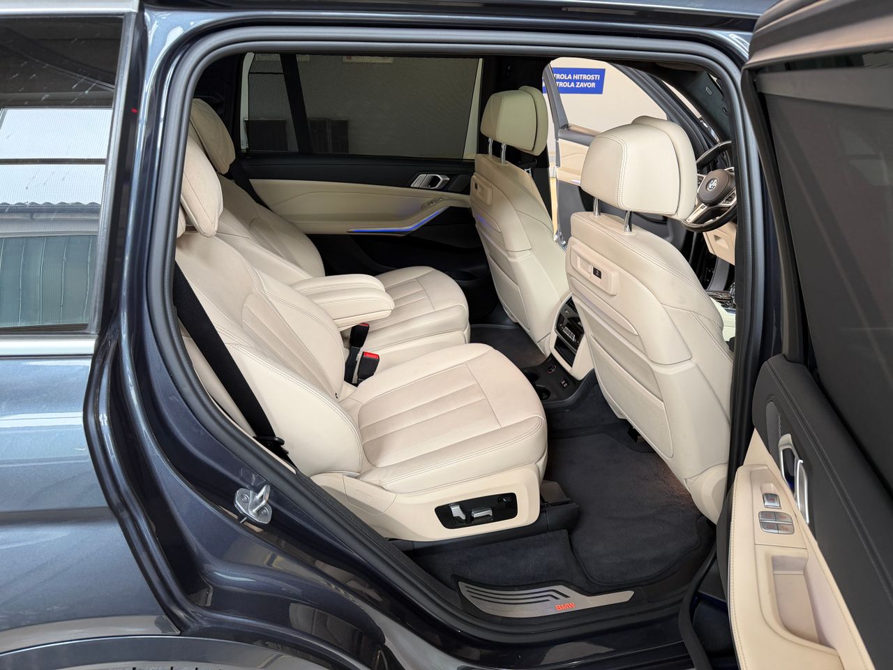 Notranja slika - BMW X7 - BMW - 43