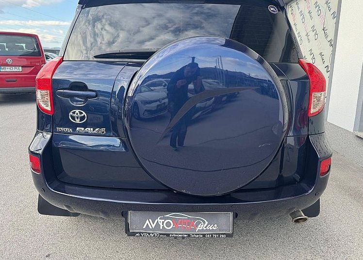 Zunanja slika - Toyota RAV4 - 2.0 Limited Aut. 4x4 - 7