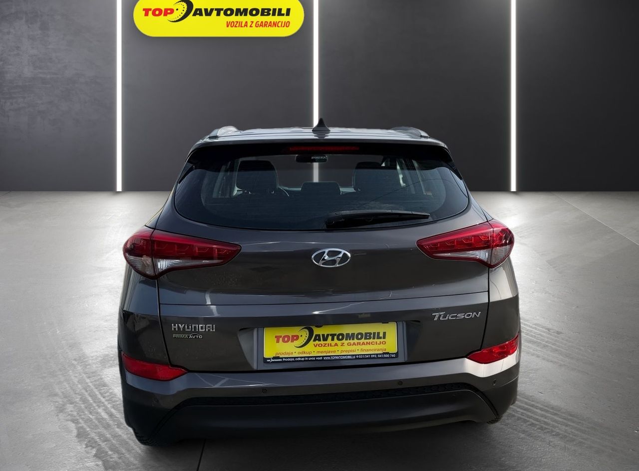 Zunanja slika - Hyundai Tucson - 1.6 GDI 1.LASTNIK SLO VOZILO TEMPOMAT PDC KAMERA - 5
