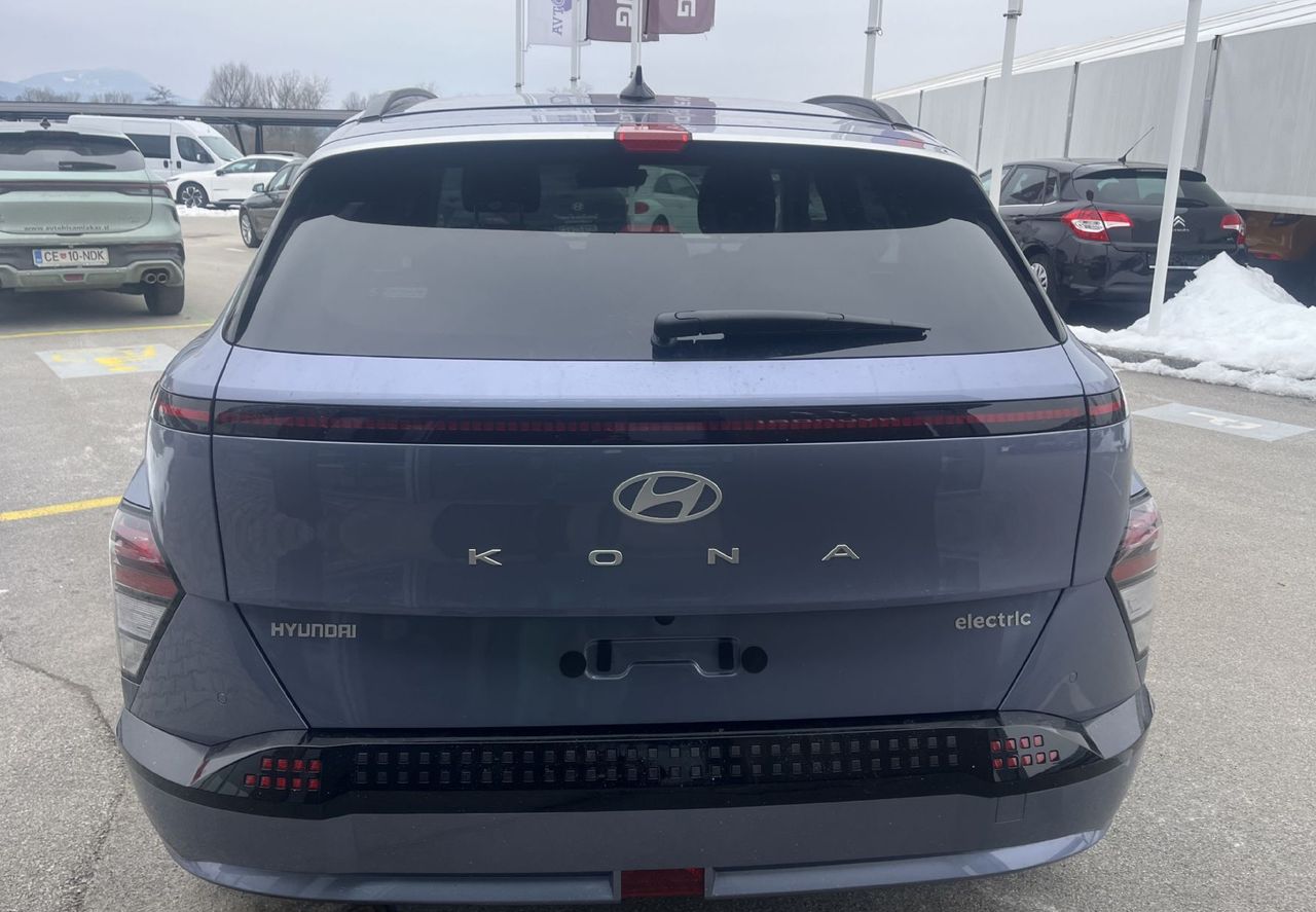 Zunanja slika - Hyundai Kona - Electric 48.6 kWh 99kW PREMIUM+ WINTER - 4