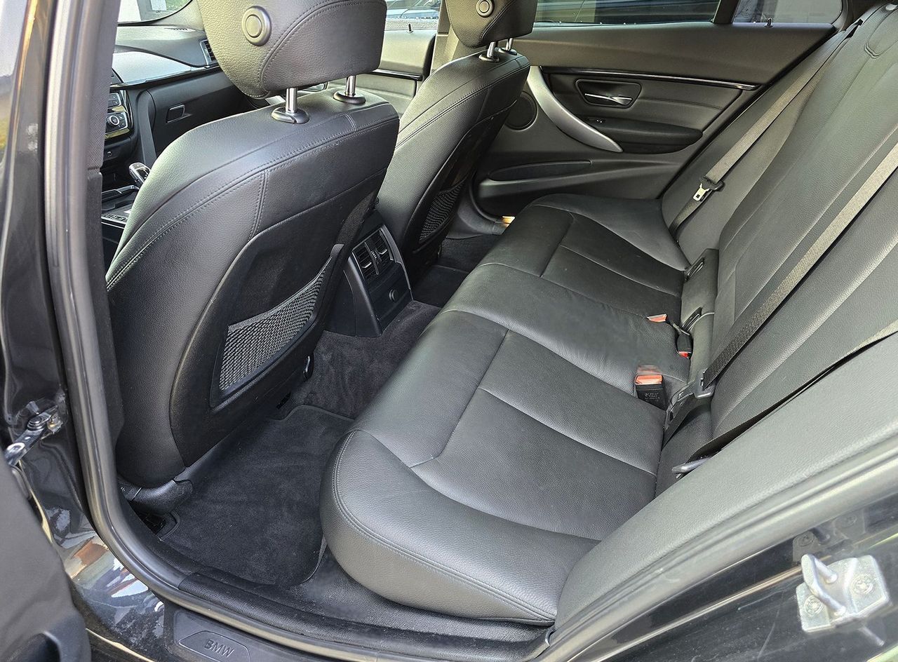 Zunanja slika - BMW Serija 3 - Touring: 320D M Sport AVT|HEADUP|FULL LED|VIRTUAL|18COL - 9