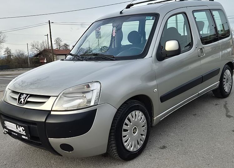 Zunanja slika - Peugeot Partner - Kombi STYLE 1.6 HDi 90 LEPO OHRANJEN - 1