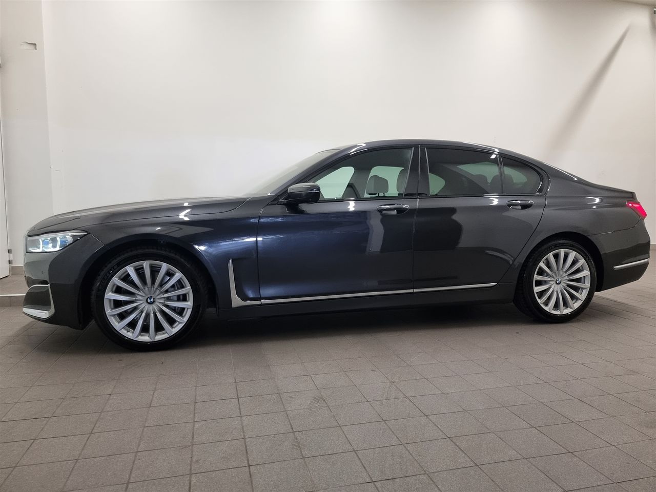 Zunanja slika - BMW Serija 7 - 730d xDrive - 3