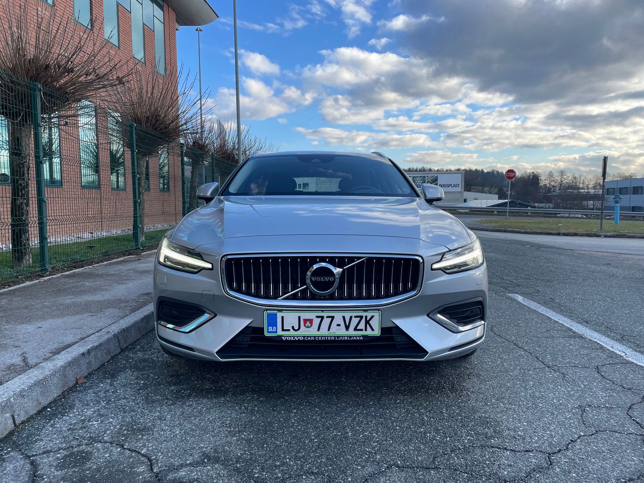 Zunanja slika - Volvo V60 - B4D Inscription Avt. - 1