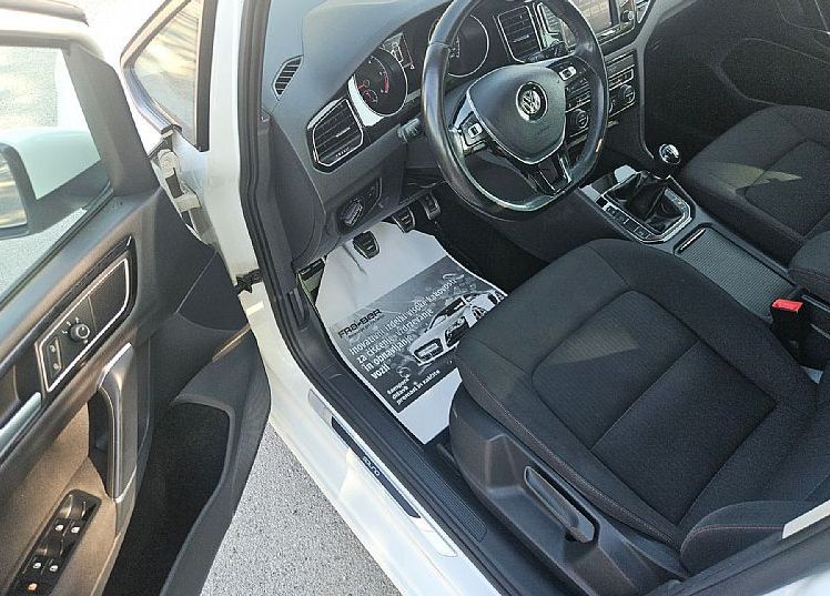 Zunanja slika - VW Golf - Sportsvan 1.6 TDI 116ks °PANORAMA° °RADAR TEMPOMAT° - 7