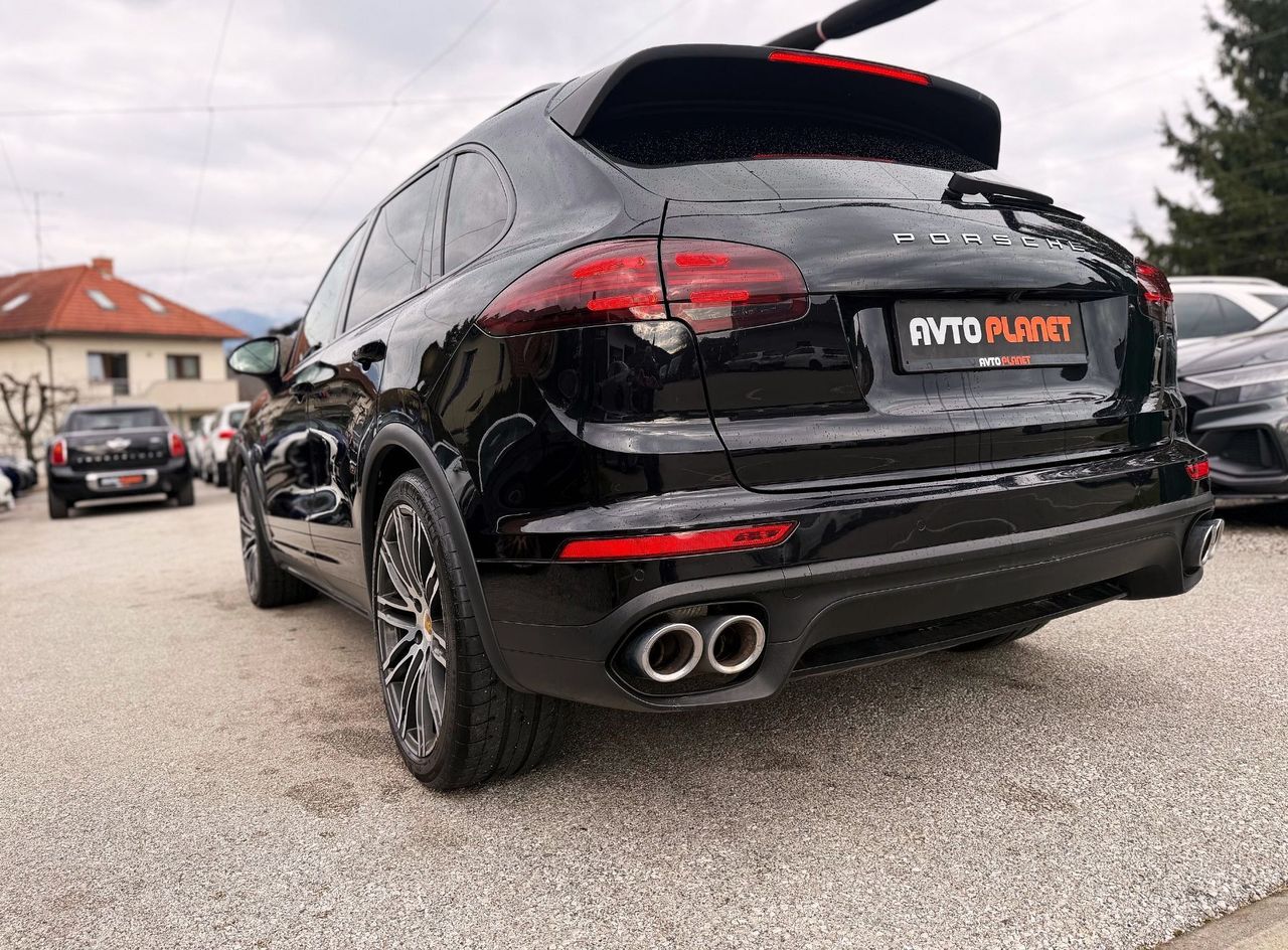 Zunanja slika - Porsche Cayenne - DIESEL 3.0 SLO CHRONO FULL LED ACC PANO ALU21 - 4